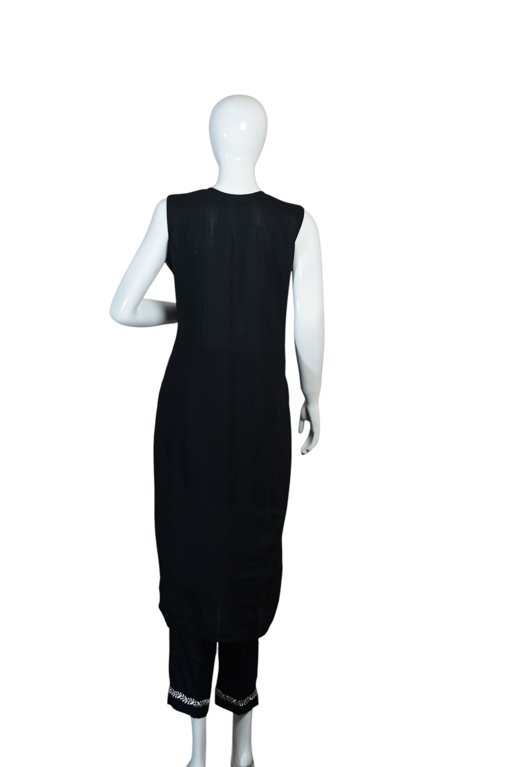 Black Kurta Set with Dupatta, 3/4 Sleeve Traditional Ethnic Wear with Pants and Decorative Buttons | Round Neck