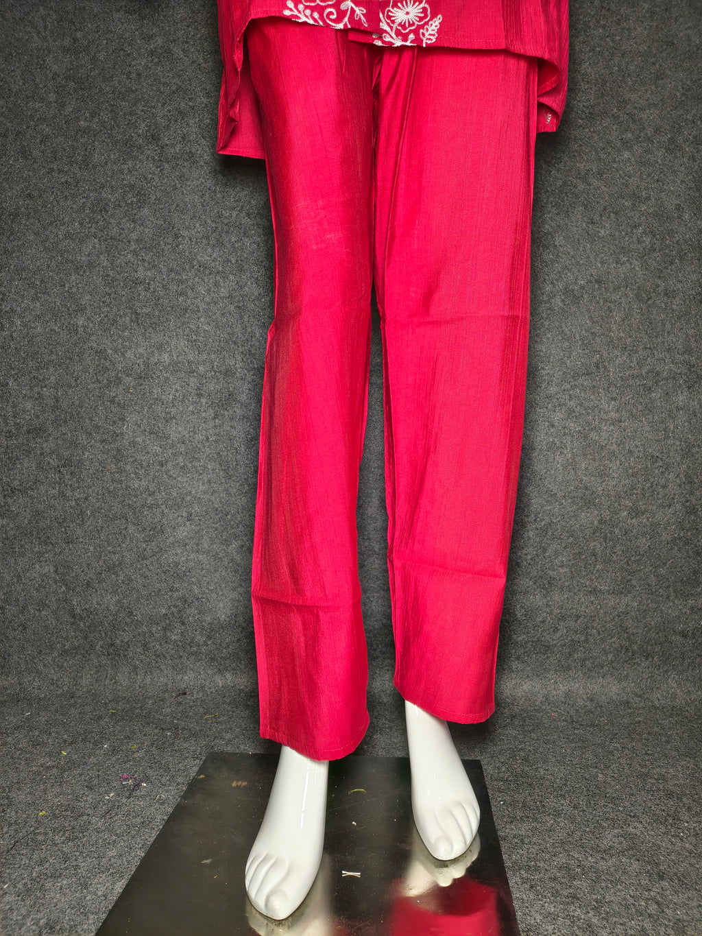 Pink Short Co-ord Set with White Thread Embroidery