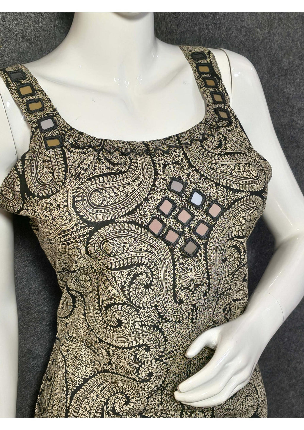Black & Beige Sleeveless Printed Kurti Set with Mirror Work and Dupatta – Elegant Ethnic Wear for Casual & Festive Occasions