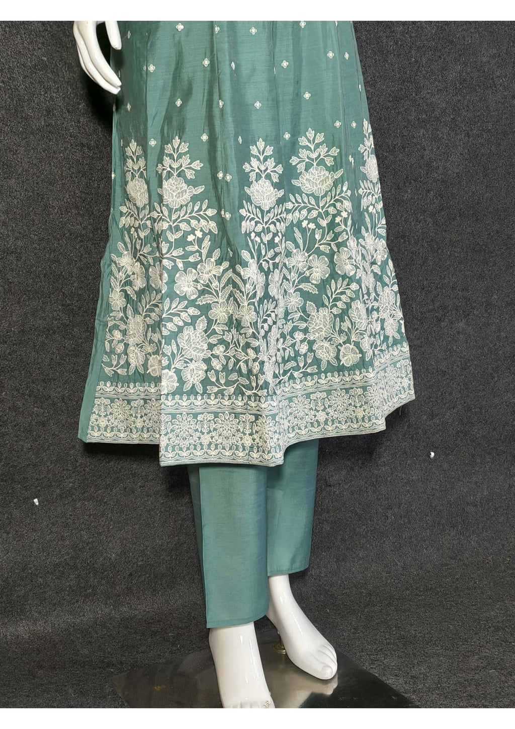 Elegant Teal Cotton Anarkali Suit with Intricate Thread Embroidery and Lace-Trimmed Dupatta – Festive & Ethnic Wear